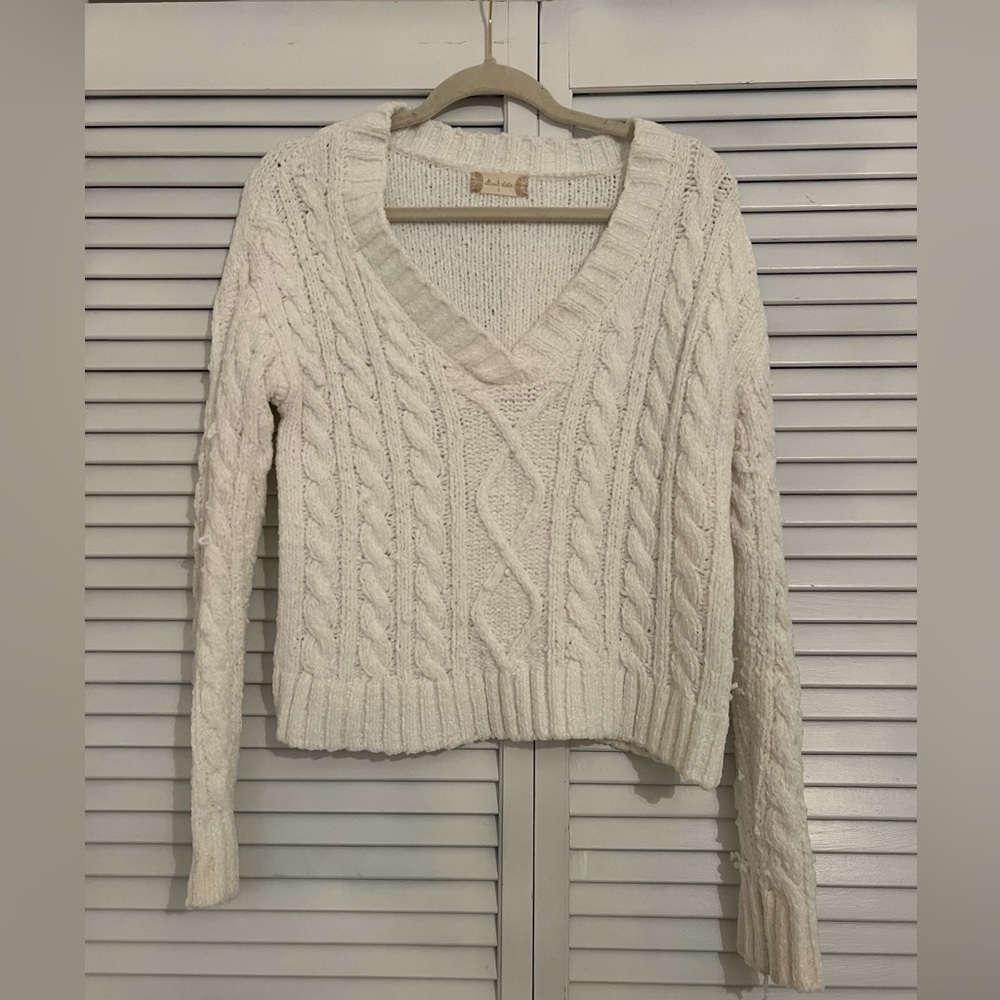 Altard State Cable Knit v-neck Cream Sweater
